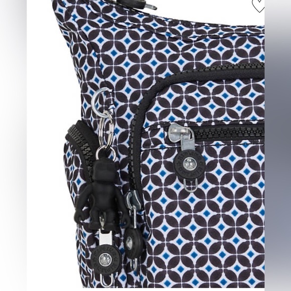 Gabbie Small
Printed Crossbody Bag. New without tag - Picture 6 of 9